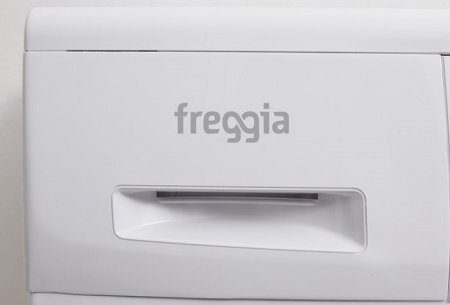3 - Стиральная машина Freggia WISL1050